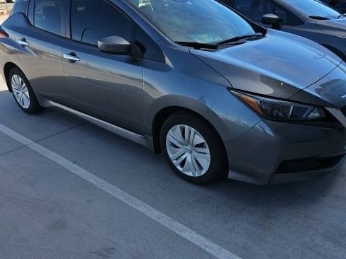Used 2022 Nissan Leaf S image 2