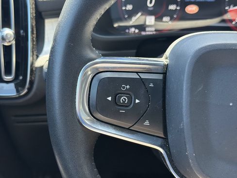 Used 2020 Volvo XC40 T5 Momentum AWD/4WD image 33