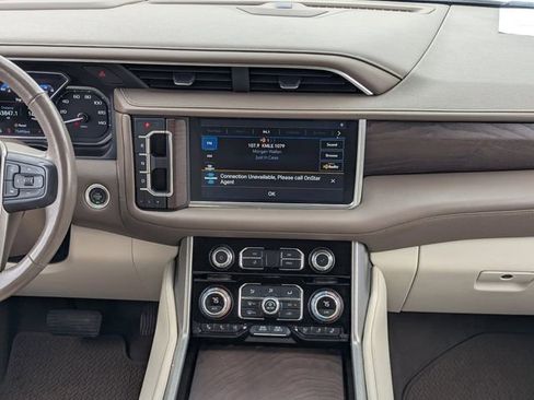 Used 2021 GMC Yukon Denali w/ Denali Premium Package image 16