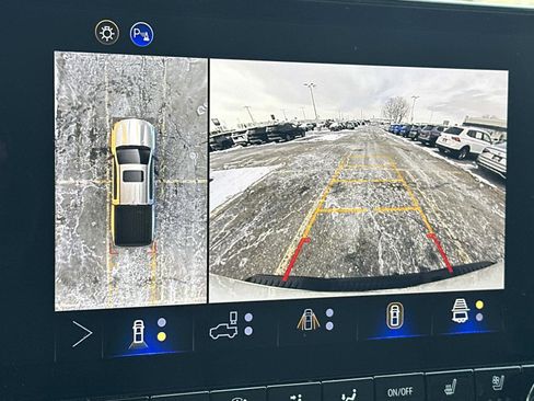 Certified 2025 Chevrolet Colorado ZR2 w/ Technology Package image 28