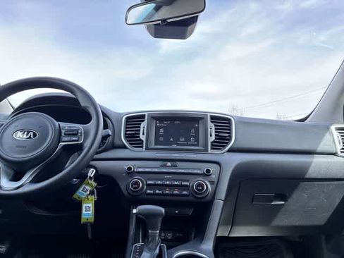 Used 2018 Kia Sportage LX w/ LX Technology Package image 28