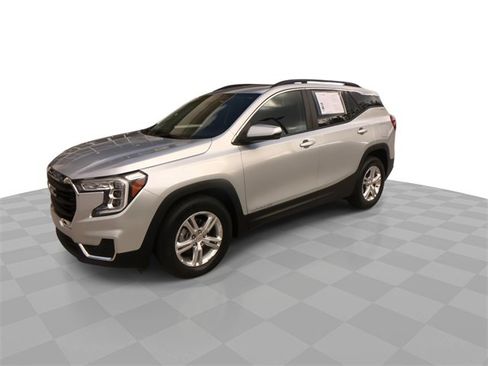 Used 2022 GMC Terrain SLE w/ Driver Convenience Package image 7