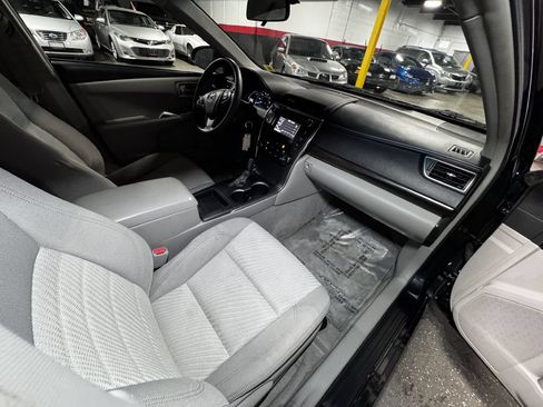 Used 2015 Toyota Camry LE FWD image 18
