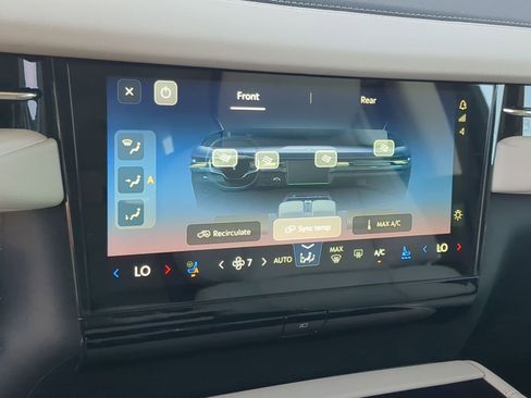New 2026 Lincoln Navigator L Premier AWD/4WD image 18
