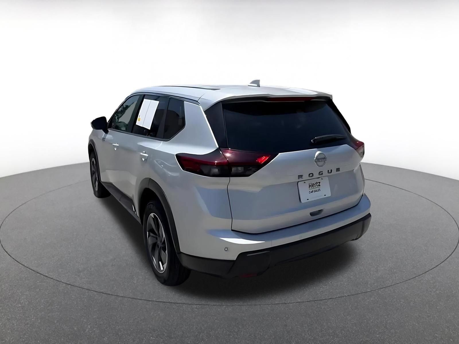 Used 2025 Nissan Rogue SV FWD image 10