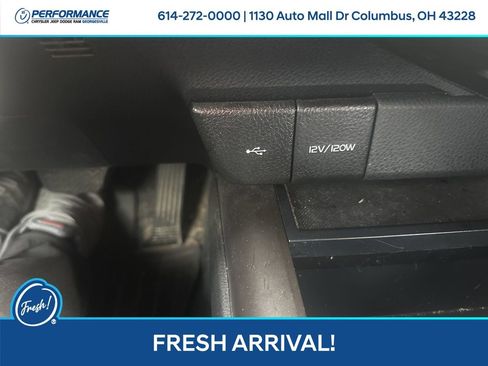 Used 2023 Toyota Camry SE image 19