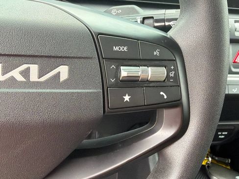 Used 2025 Kia K4 FWD image 25
