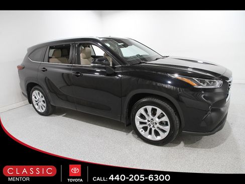 Certified 2025 Toyota Highlander Limited image 1