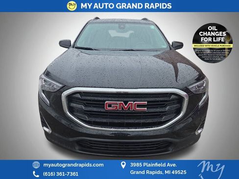 Used 2021 GMC Terrain SLE w/ Driver Convenience Package image 4