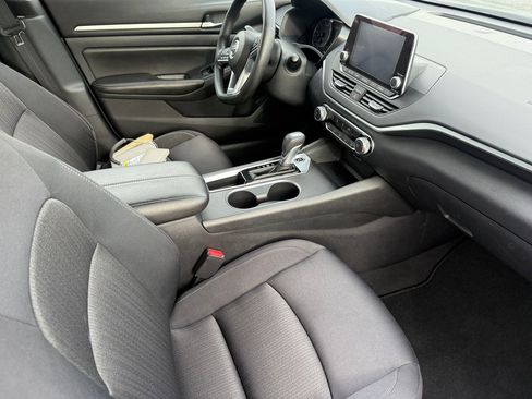 Used 2022 Nissan Altima 2.5 SV image 17