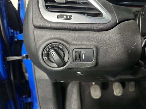 Used 2015 Dodge Dart SXT FWD image 17