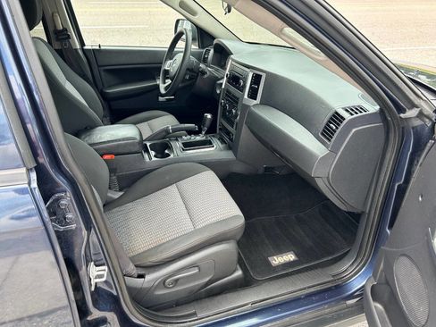 Used 2009 Jeep Grand Cherokee Laredo w/ Sun/Sound Group image 13