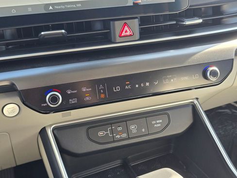 New 2025 Kia Carnival SX Prestige image 35