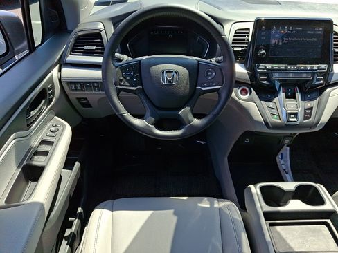 Used 2022 Honda Odyssey EX-L image 11
