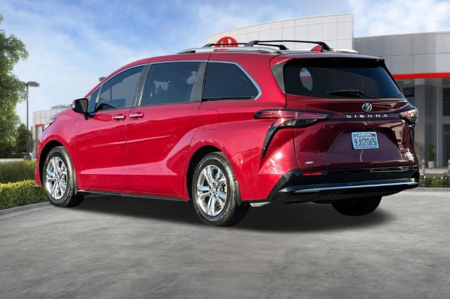 Certified 2023 Toyota Sienna Platinum AWD/4WD image 7