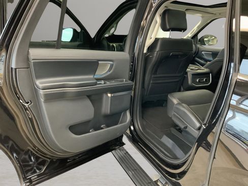 Used 2025 Ford Expedition Max Platinum AWD/4WD image 26