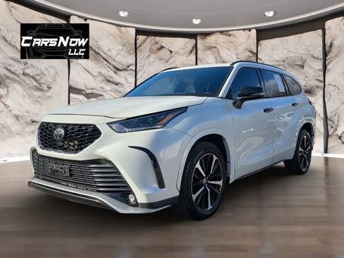 Used 2021 Toyota Highlander XSE image 3