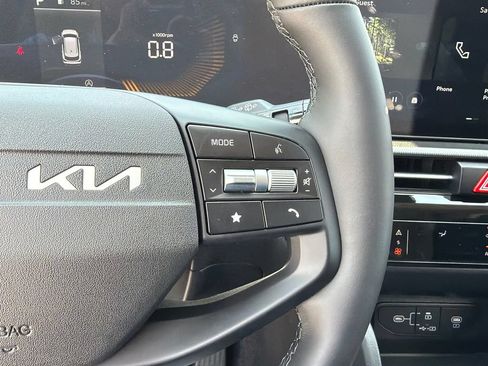 New 2026 Kia Sportage LX FWD image 17
