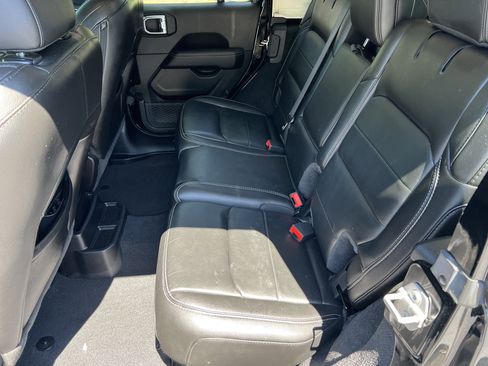 Used 2021 Jeep Wrangler Unlimited Sahara AWD/4WD image 20