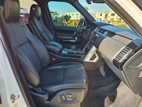 Used 2016 Land Rover Range Rover HSE image 33