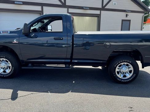 Used 2026 RAM 2500 Tradesman w/ Chrome Appearance Group AWD/4WD image 6