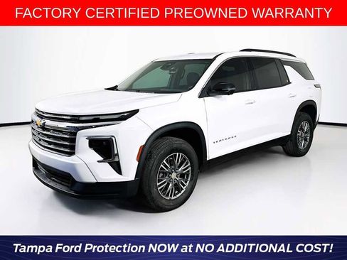 Used 2025 Chevrolet Traverse LT w/ Driver Confidence Package FWD image 1