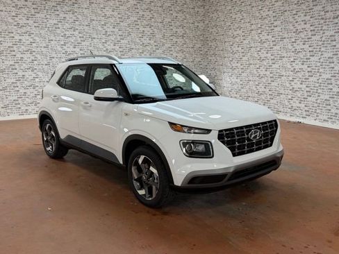 New 2026 Hyundai Venue SEL FWD image 1