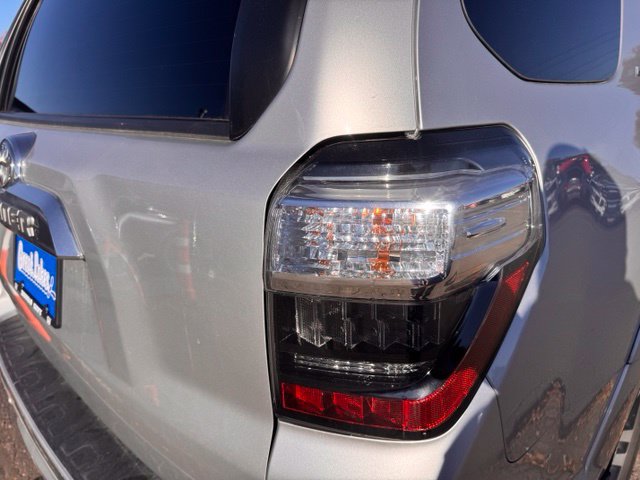 Used 2022 Toyota 4Runner Limited AWD/4WD image 9