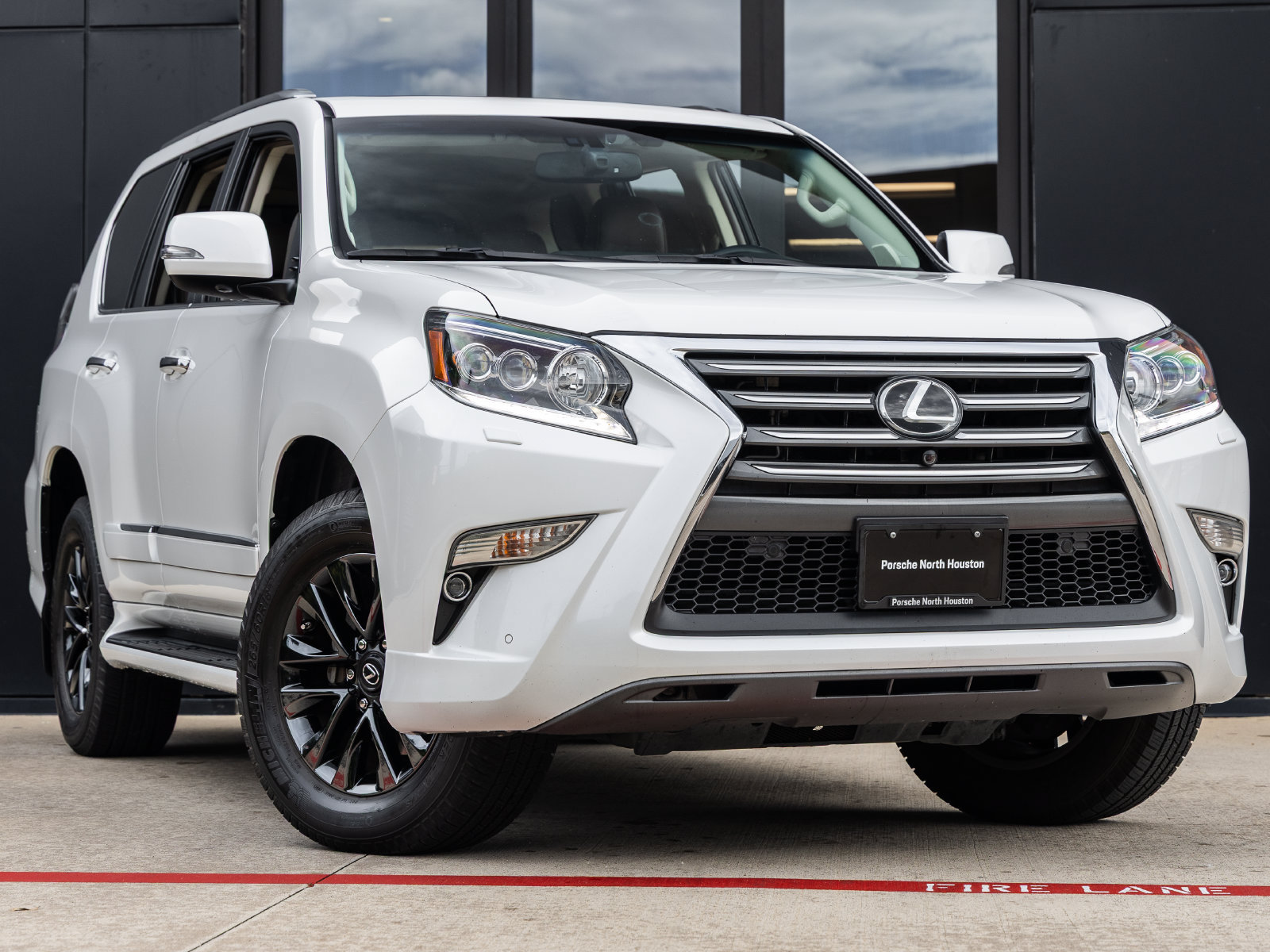 Used 2019 Lexus GX 460 Luxury AWD/4WD image 2