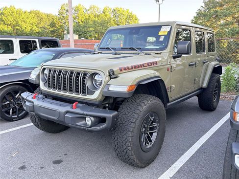 Used 2025 Jeep Wrangler Unlimited Rubicon AWD/4WD image 1