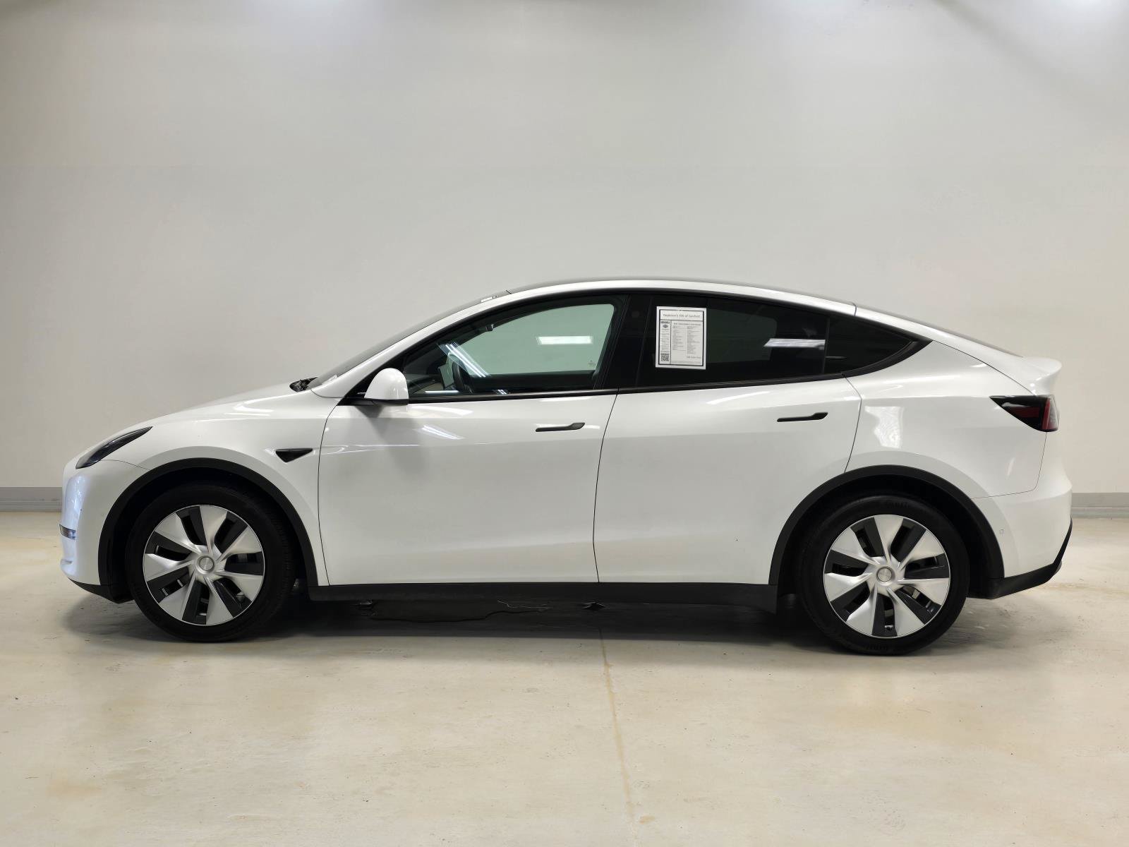 Used 2021 Tesla Model Y Long Range AWD/4WD image 32