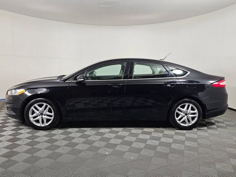 Used 2016 Ford Fusion SE FWD image 4