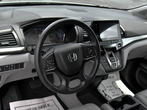 Used 2023 Honda Odyssey EX-L image 16