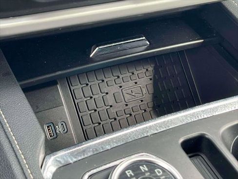 Used 2022 Ford Expedition XLT image 31