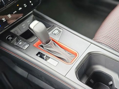 New 2026 Nissan Kicks SR FWD image 25
