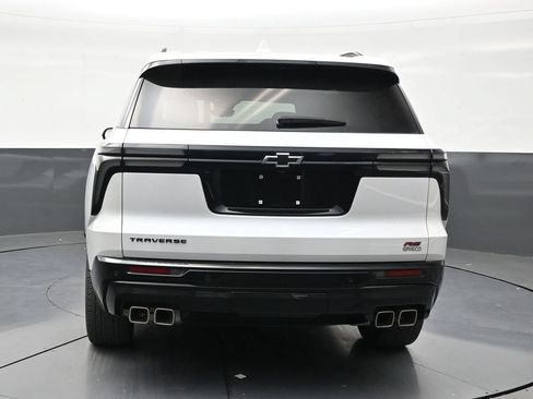 Used 2024 Chevrolet Traverse RS FWD image 4