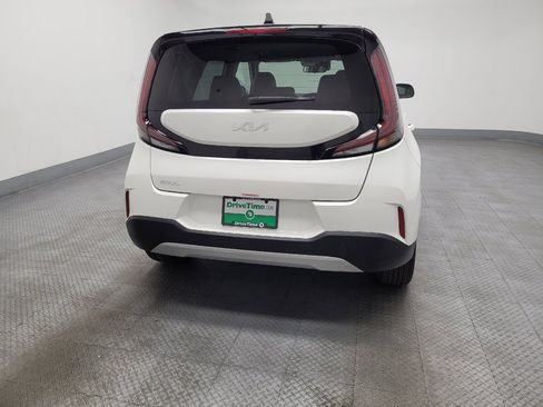 Used 2025 Kia Soul LX image 7
