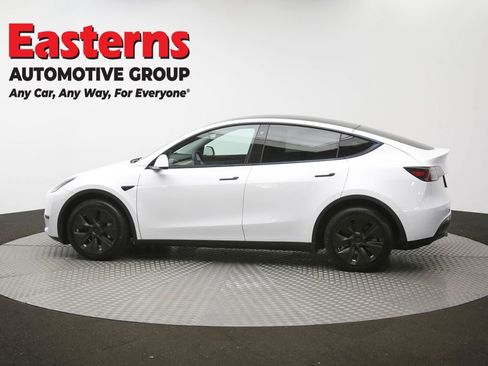 Used 2022 Tesla Model Y Long Range AWD/4WD image 55