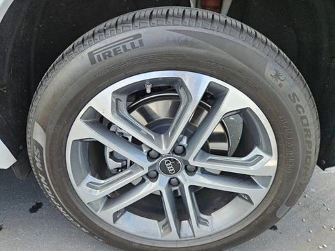 Used 2025 Audi Q5 Premium w/ Convenience Package AWD/4WD image 23
