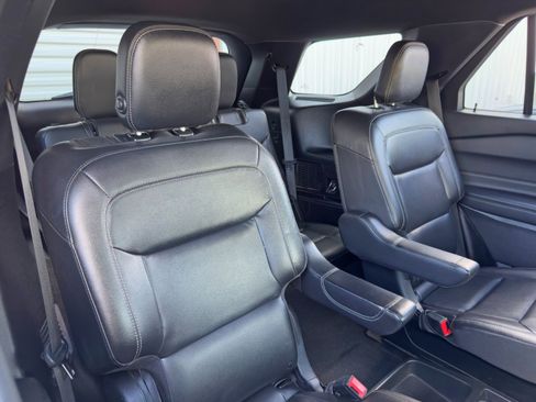 Used 2020 Ford Explorer XLT w/ Equipment Group 202A image 36