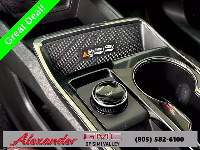Used 2025 Chevrolet Equinox RS w/ Safety and Technology Package FWD image 24