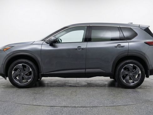 Used 2025 Nissan Rogue SV FWD image 5