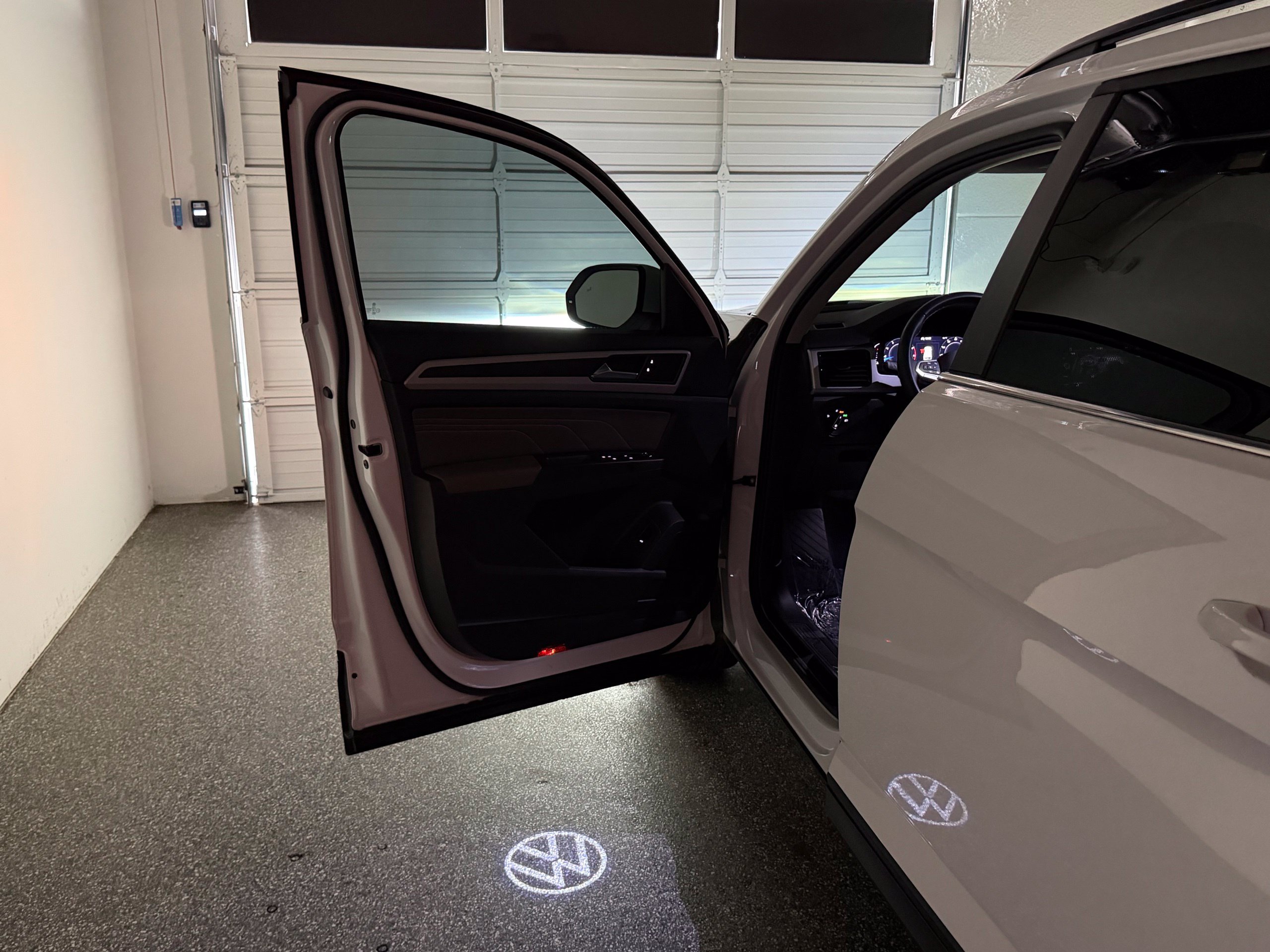 Certified 2023 Volkswagen Atlas SE w/ Black Wheel Package FWD image 57