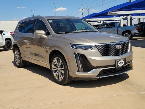 Used 2022 Cadillac XT6 Premium Luxury w/ Platinum Package AWD/4WD image 7