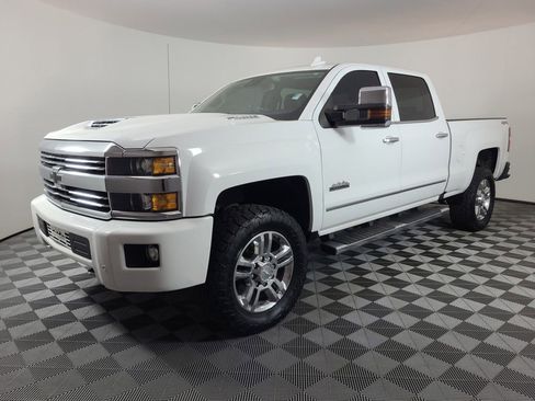 Used 2017 Chevrolet Silverado 2500 High Country w/ Duramax Plus Package image 7