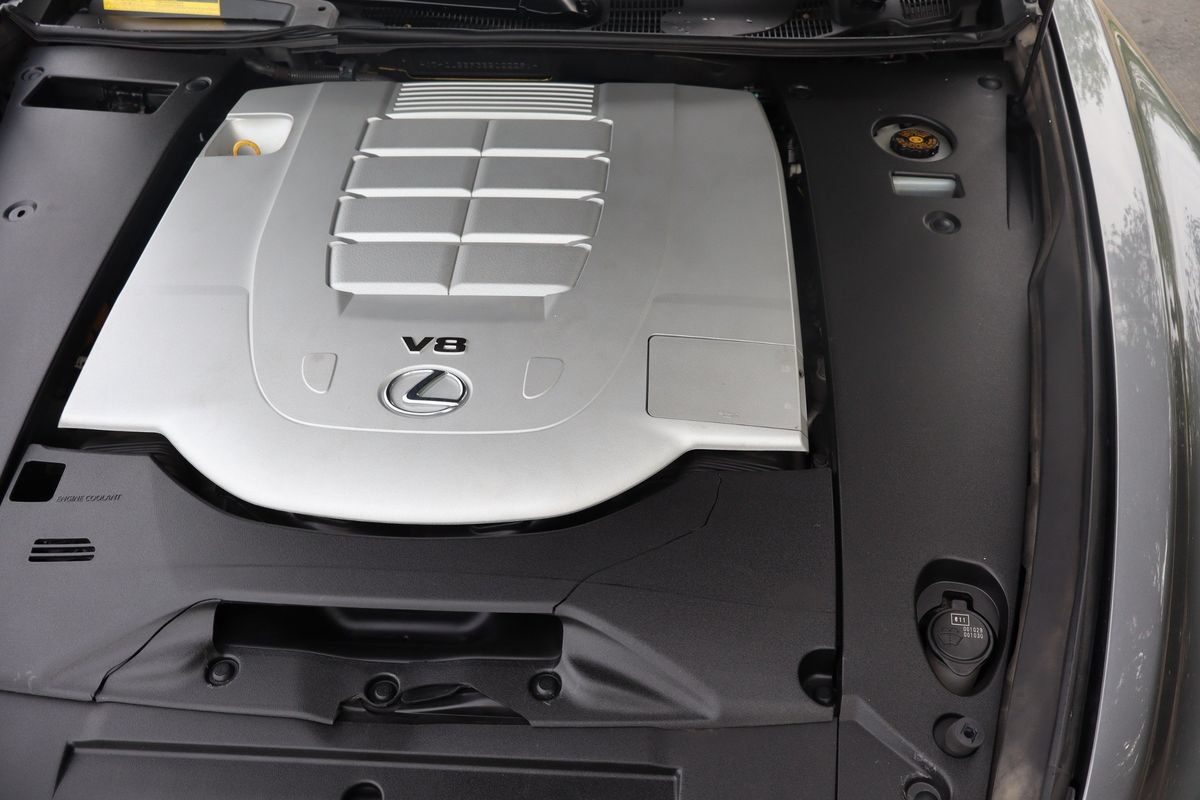 Used 2014 Lexus LS 460 AWD w/ Comfort Package image 41