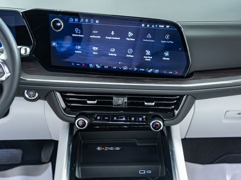 New 2025 Chevrolet Suburban Premier w/ Sun And Tow Package image 24