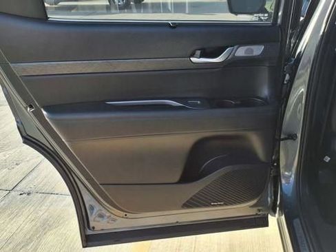 Used 2023 Hyundai Palisade Limited w/ Cargo Package image 19