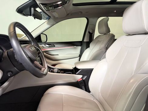 Used 2022 Jeep Grand Cherokee L Overland w/ Luxury Tech Group IV image 19