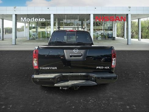 Used 2021 Nissan Frontier PRO-4X w/ Pro-4x Utility Package image 3
